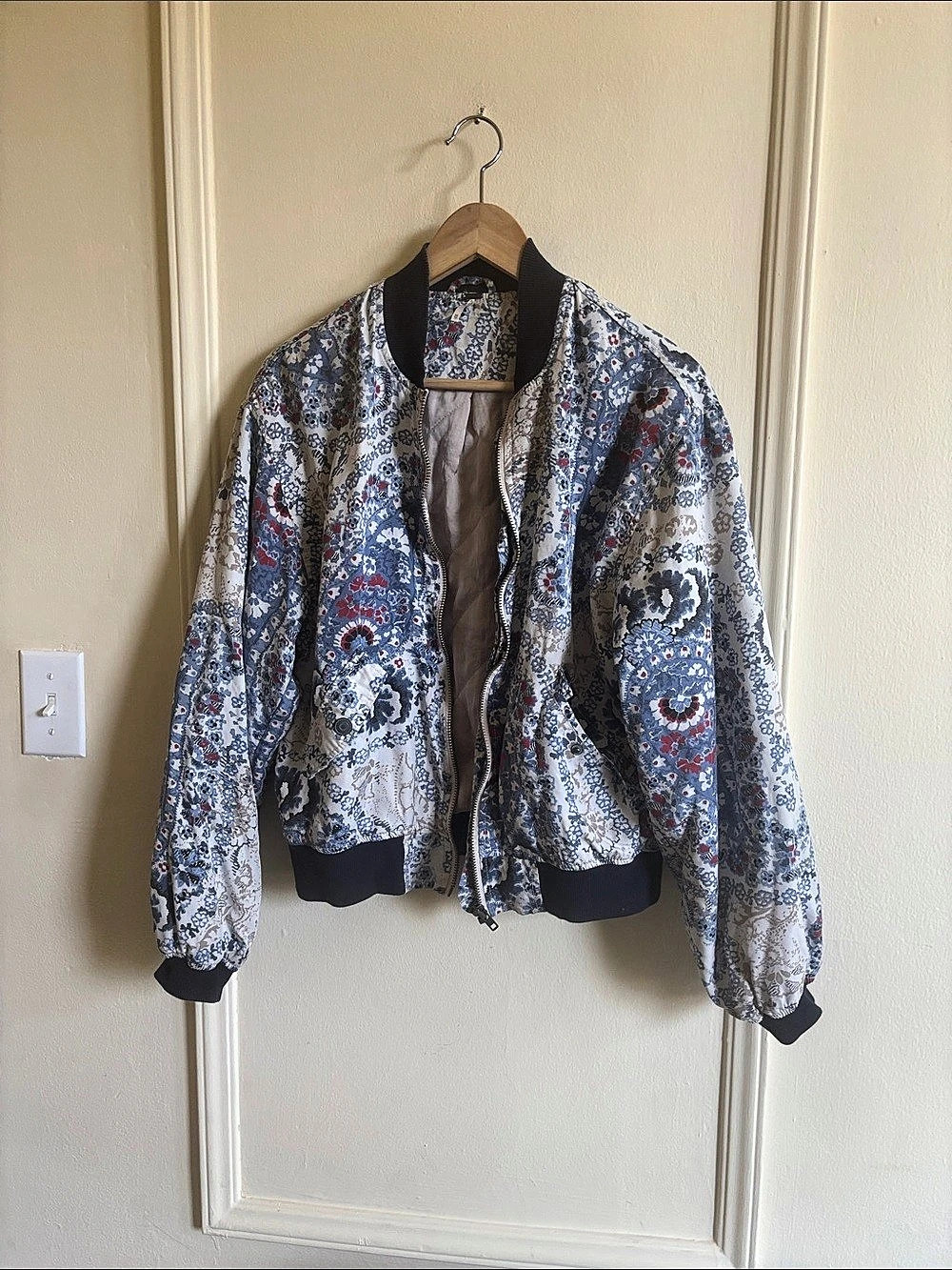 Free people Floral Print Bomber Jacket in Blue & White Size XS Like New